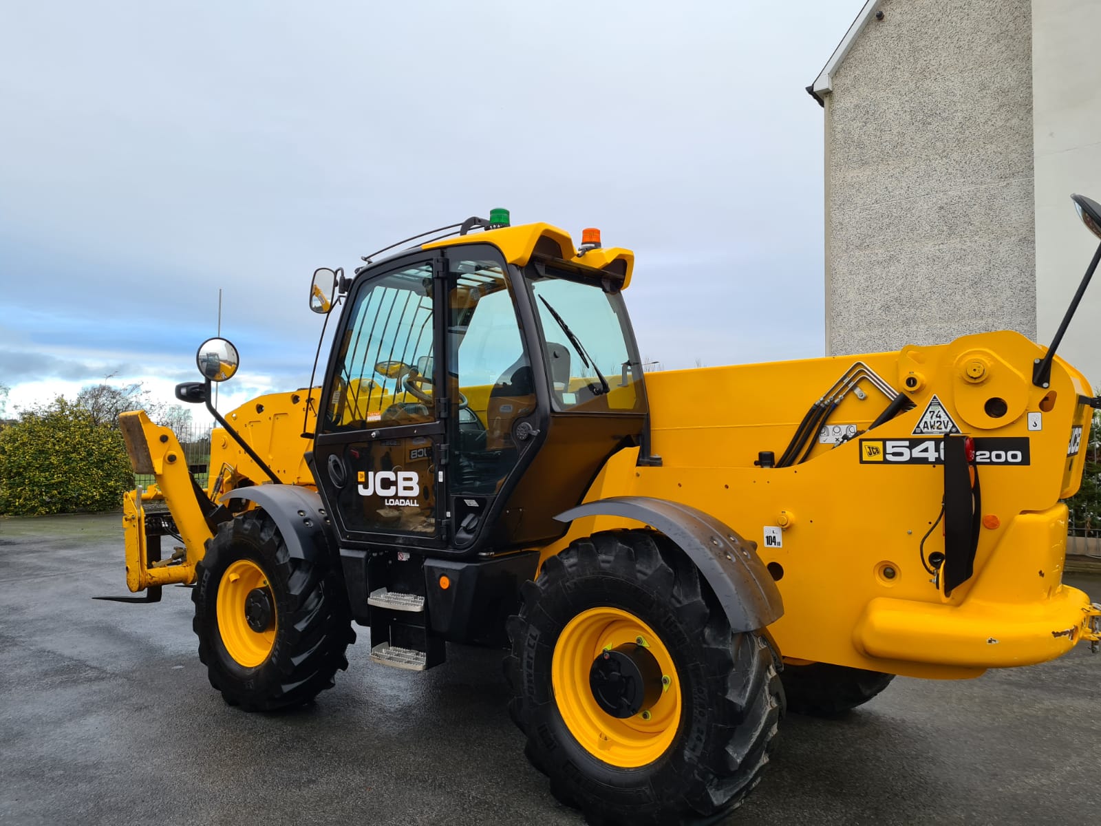 Low hour JCB 20m teleporter into sale stock
